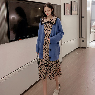 Μοντέρνα γυναικεία ζακέτα με τσέπες και κουμπιά σε μπλε και κίτρινο χρώμα