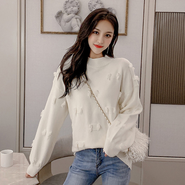 Μοντέρνο γυναικείο πουλόβερ ε O-λαιμόκοψη σε λευκό, κόκκινο και πράσινο χρώμα