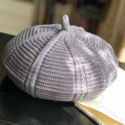 Πλεκτό γυναικείο καπέλο σε κίτρινο, πορτοκαλί, μαύρο, μπεζ, πράσινο και γκρι χρώμα