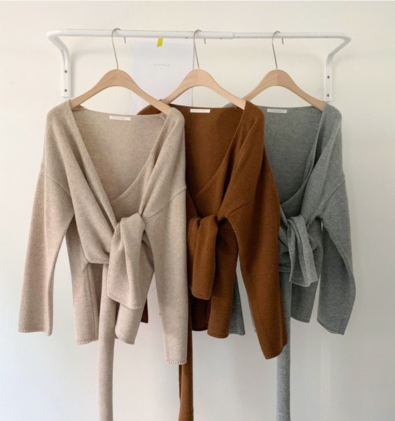 Női téli pulóver spitz nyakkivágással, három színben