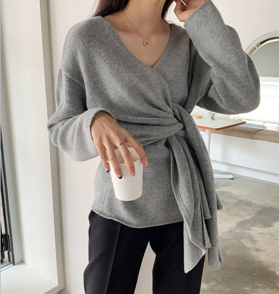 Női téli pulóver spitz nyakkivágással, három színben