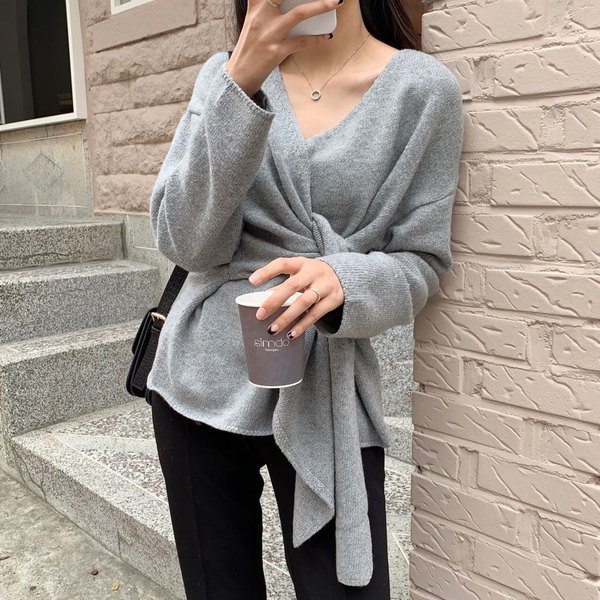 Női téli pulóver spitz nyakkivágással, három színben