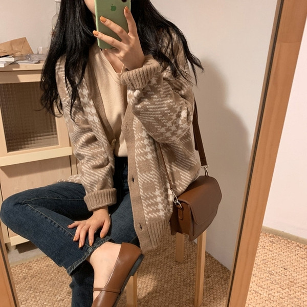 Vesta dama in carouri cu decolteu spitz