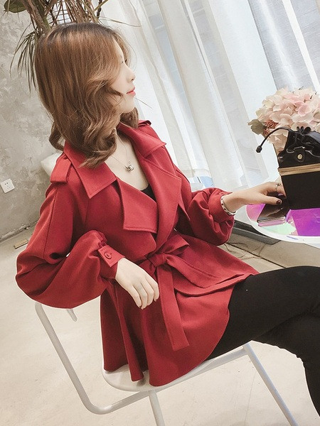 Palton elegant de damă cu decolteu spitz și centură în talie în două culori