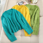 Γυναικείο μοντέρνο πουλόβερ με λαιμόκοψη σε διάφορα χρώματα