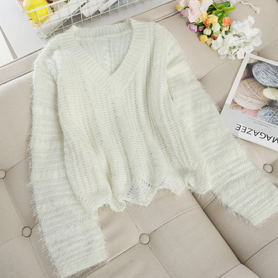 Γυναικείο μοντέρνο πουλόβερ με λαιμόκοψη σε διάφορα χρώματα