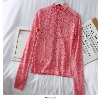 Μοντέρνα γυναικεία μπλούζα από δαντέλα με ψηλό γιακά και μακριά μανίκια