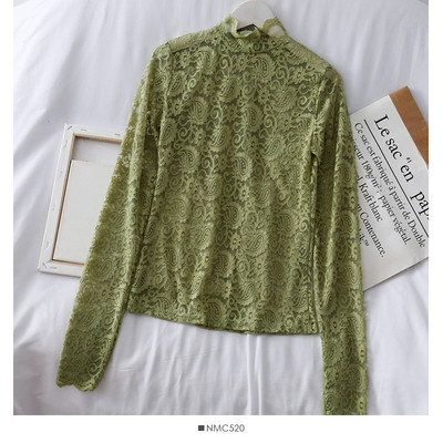 Μοντέρνα γυναικεία μπλούζα από δαντέλα με ψηλό γιακά και μακριά μανίκια