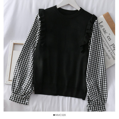 Μοντέρνο γυναικείο πουλόβερμε βολάν σε λευκό και μαύρο χρώμα