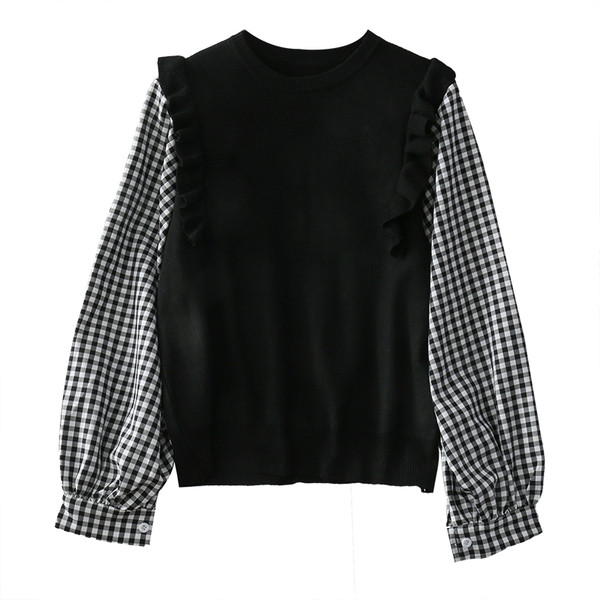 Μοντέρνο γυναικείο πουλόβερμε βολάν σε λευκό και μαύρο χρώμα