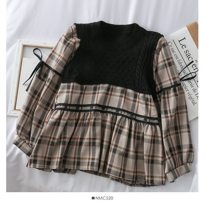 Μοντέρνα γυναικεία μπλούζα με ωοειδές ντεκολτέ σε τρία χρώματα