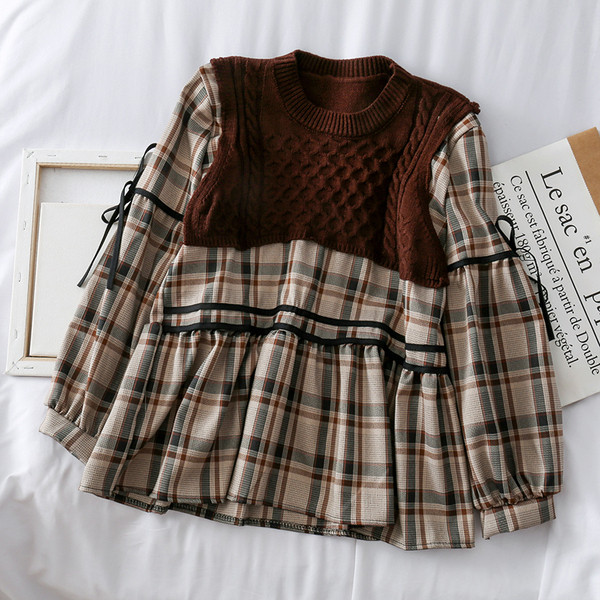 Μοντέρνα γυναικεία μπλούζα με ωοειδές ντεκολτέ σε τρία χρώματα