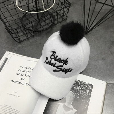 Μοντέρνο γυναικείο καπέλο τσε  διάφορα χρώματα