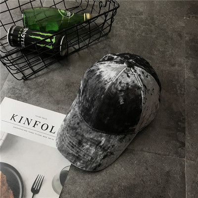 Μοντέρνο γυναικείο βελούδο καπέλο σε διάφορα χρώματα