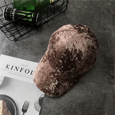 Μοντέρνο γυναικείο βελούδο καπέλο σε διάφορα χρώματα