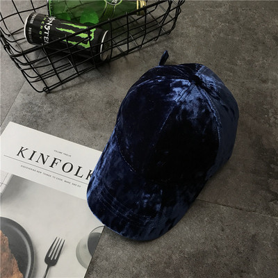 Μοντέρνο γυναικείο βελούδο καπέλο σε διάφορα χρώματα