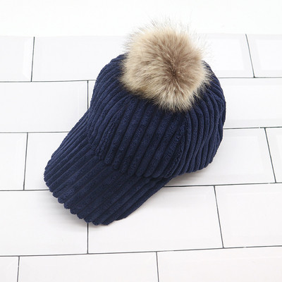 Μοντέρνο γυναικείο καπέλο με γείσο