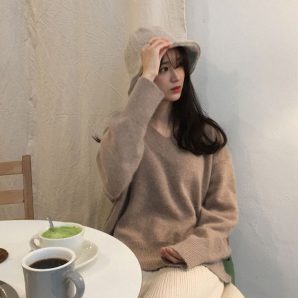 Γυναικείο χειμωνιάτικο πουλόβερ με  λαιμόκοψη ευρύ σχέδιο σε διάφορα χρώματα