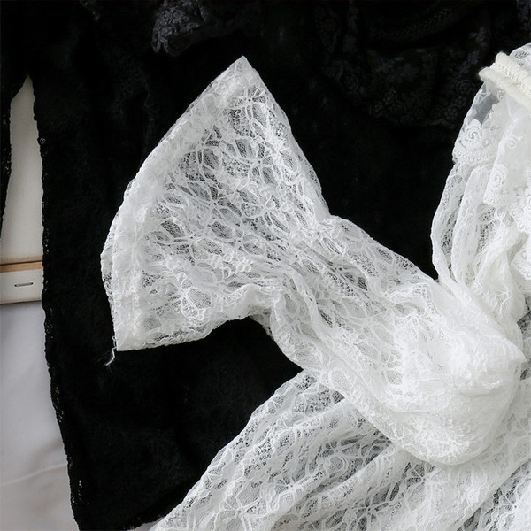 Bluză casual de damă din dantelă cu guler în alb și negru