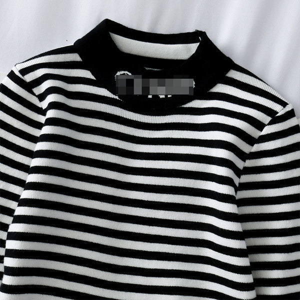 Καθημερινή γυναικεία μπλούζα με μεγάλο κολάρο σε τέσσερα χρώματα