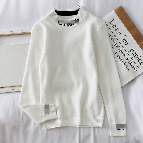 Καθημερινή γυναικεία μπλούζα με μεγάλο κολάρο σε τέσσερα χρώματα