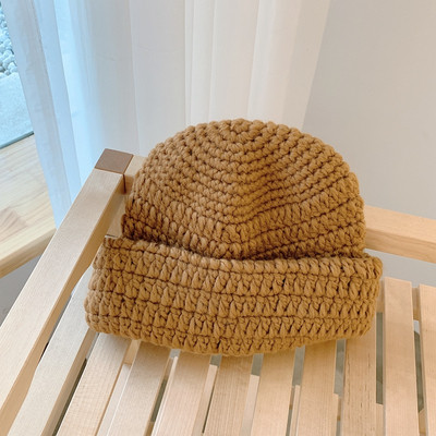 Πλεκτό γυναικεία σκουφιά σε μαύρο, γκρι, κίτρινο, πορτοκαλί, καφέ και μπεζ χρώμα