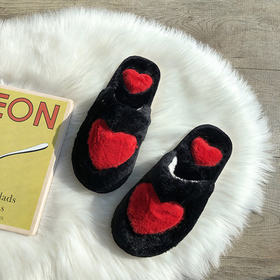 Пухени дамски домашни чехли със сърце в няколко цвята