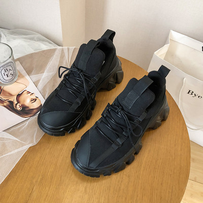 Γυναικεία πάνινα παπούτσια νέο μοντέλο με μαύρη σόλα σε μαύρο χρώμα