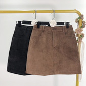 Κοντή γυναικεία φούστα σε μαύρο και καφέ χρώμα