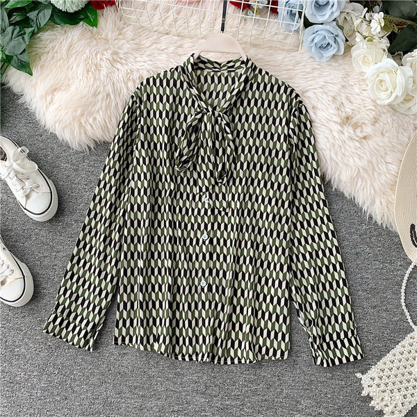 Cămașă modernă de damă cu panglică și nasturi în mai multe culori