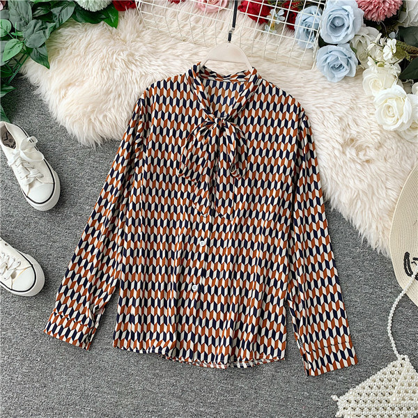 Cămașă modernă de damă cu panglică și nasturi în mai multe culori