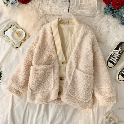 Napi női kabát gombokkal és spitz nyakkivágással több színben