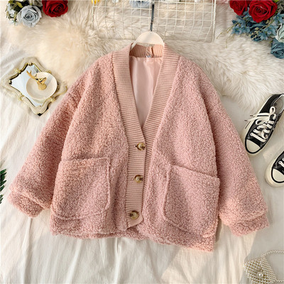 Napi női kabát gombokkal és spitz nyakkivágással több színben