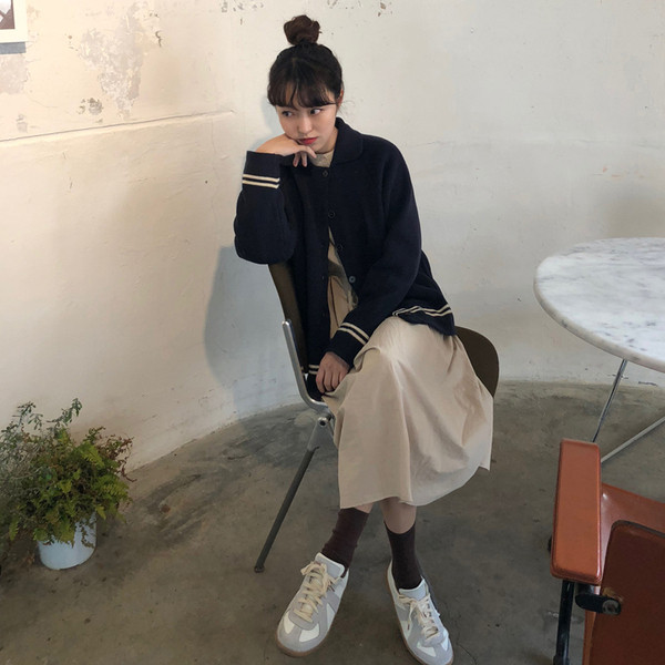 Vesta casual dama cu nasturi in negru si bej