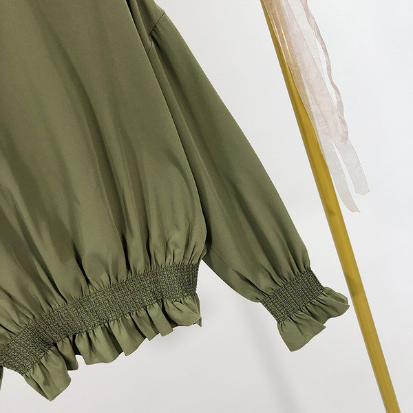 Γυναικεία casual μπλούζα με ελαστική μέση και μανίκια σε πράσινο χρώμα