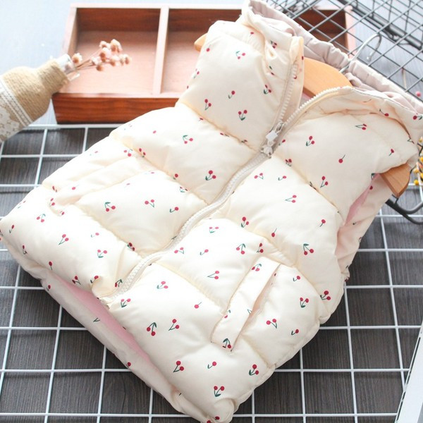 Μοντέρνο γυναικέιο γιλέκο με κουκούλα και εφαρμογή σε λευκό και μπλε χρώμα