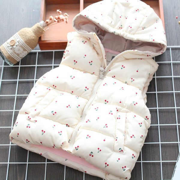 Μοντέρνο γυναικέιο γιλέκο με κουκούλα και εφαρμογή σε λευκό και μπλε χρώμα