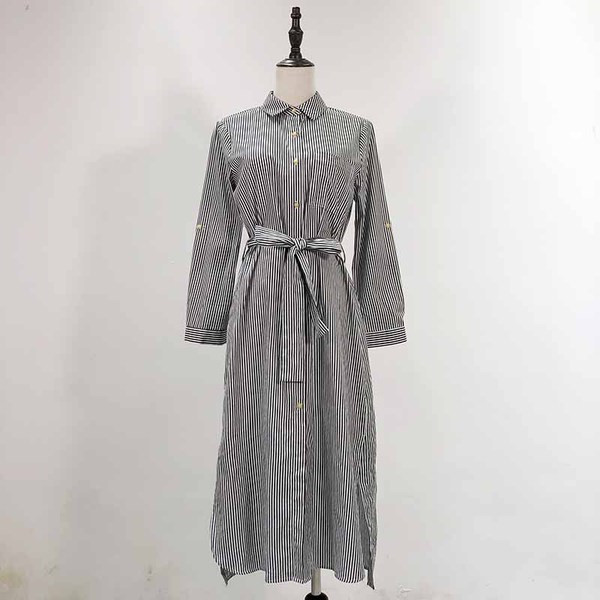 Μακρύ γυναικείο φόρεμα με κορδόνια στη μέσης και κλασικό γιακά