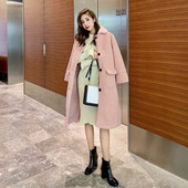 Modern női kabát gombokkal és zsebekkel, három színben