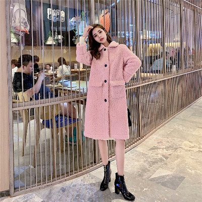 Modern női kabát gombokkal és zsebekkel, három színben