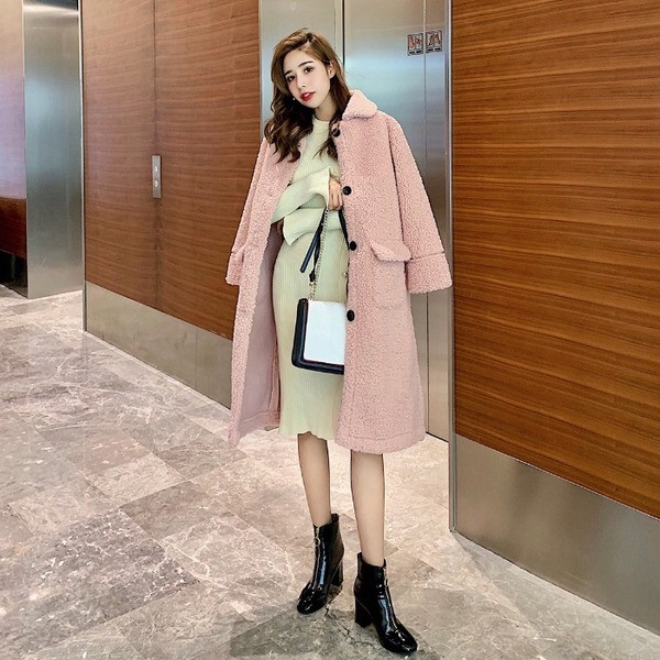 Modern női kabát gombokkal és zsebekkel, három színben