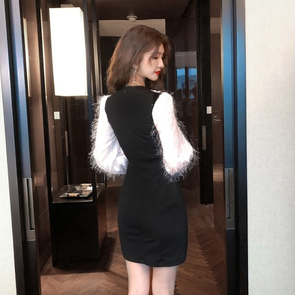 Rochie elegantă de damă, cu mâneci lungi și perle