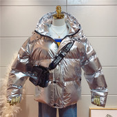 Modern női téli kabát kapucnival ezüst és fekete színben