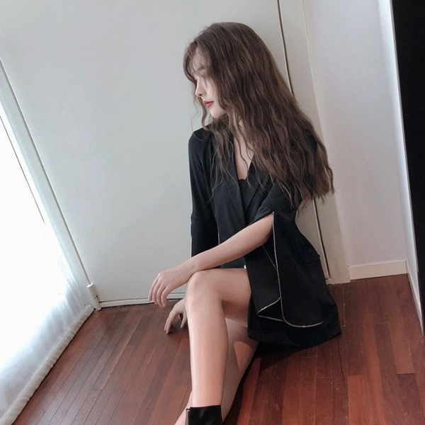 Rochie elegantă de damă, cu mâneci largi și nasturi, în negru