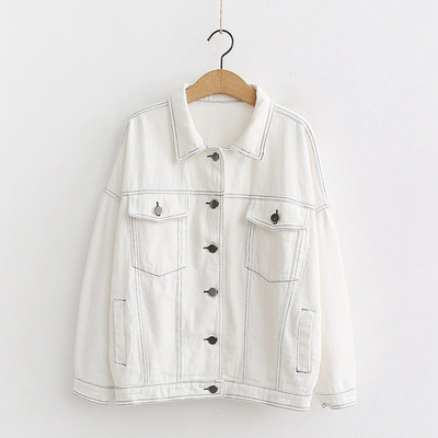 Új modellű női őszi kabát gombokkal és zsebekkel fehér és narancs színben