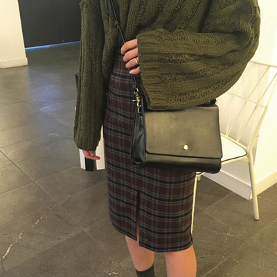 Női téli pulóver széles modell kerek nyakkivágással, több színben