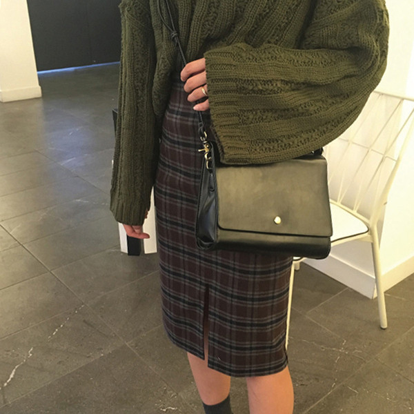 Női téli pulóver széles modell kerek nyakkivágással, több színben