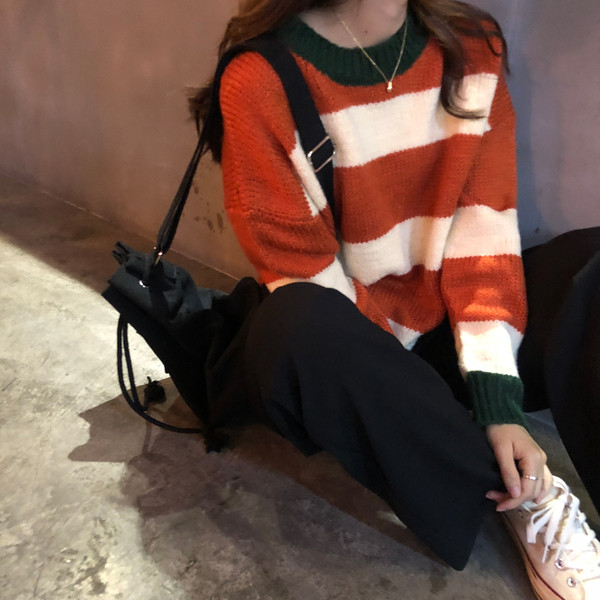 Χειμερινό γυναικείο πουλόβερ με στρογγυλό λαιμόκοψη