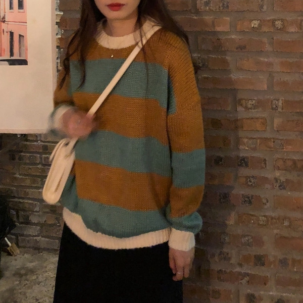 Χειμερινό γυναικείο πουλόβερ με στρογγυλό λαιμόκοψη