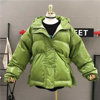 Aktuális női kabát kapucnival különböző színekben